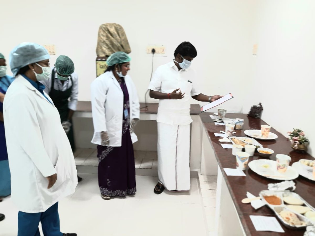 Vijayabaskarofl's tweet photo. Visited the #COVID19 exclusive hospital at #RGGH. Inspected the food quality provided to d patients. The patients are provided with protein rich diet to improve the immune health which will help in faster  recovery from illness. #TN_Together_AgainstCorona @MoHFW_INDIA #TNHealth https://t.co/gYCr7PlXAV