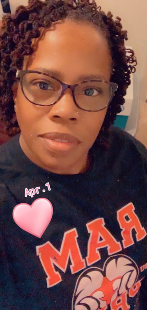 LewisJustyce's tweet photo. Mrs. Oliver participating in #CCMSVirtualCollegeWednesday #TeleFriend #TeleSchool #AVID #CCMSELA #SheTeachesELA #WSSU @NSBrowder @JarvisAdamsEdu @CampcreekAvid @_CCMSELAROCKS @CampCreekMiddle https://t.co/tlcc5UlPhI