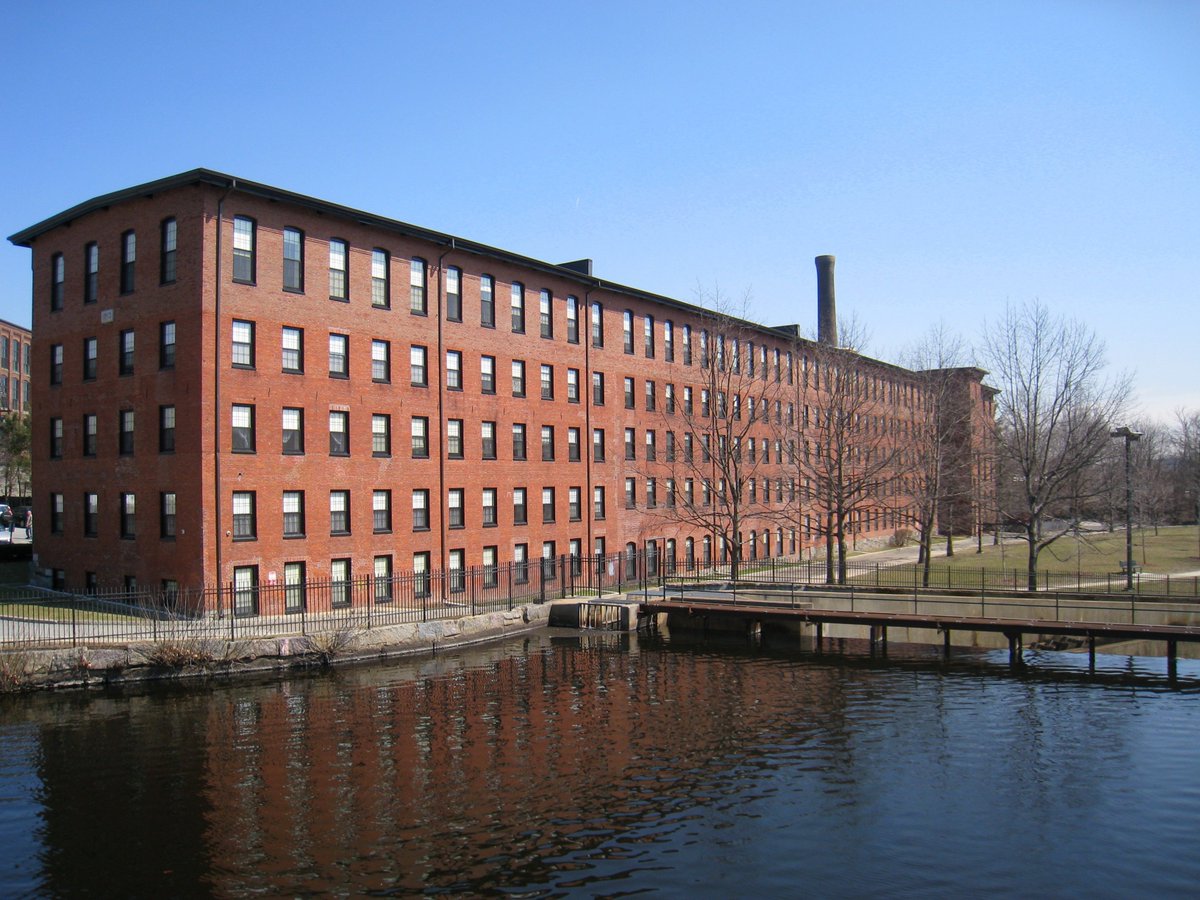 talked before in this thread about the typical and rather grim New England mills: this is where they began, in Waltham, just outside Boston. in 1813 there were 300 workers here, which then - amazingly - made it the largest factory in the country.