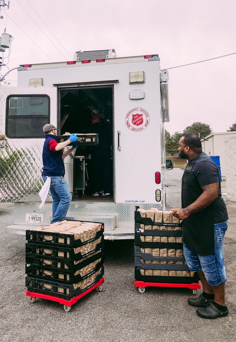 HueysRestaurant's tweet photo. Thanks to anonymous donors, we had the chance to partner with The Salvation Army to prepare 250 meals to feed the hungry. Over the next few weeks, donor funds will continue going to restaurants where employees will create boxed meals to help with SA’s daily food distribution. ❤️ https://t.co/eBmC8zfLyt