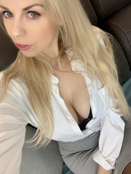Bekomme ich den Job 😂😇? https://t.co/ZbHwGgKXYz<a href="/tag/bestfans"class="tags"><span>#bestfans</span></a>