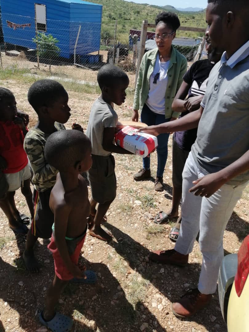 Zee_Bee_Yemwene's tweet photo. UPDATE‼️ We officially handed the soap to our community, we also added food for donations. Thank you @Abel86336655 @CGlamazzonnn and @kshikoti for making this possible. 🙏🏽🙏🏽🙏🏽 https://t.co/8weIi7snWe