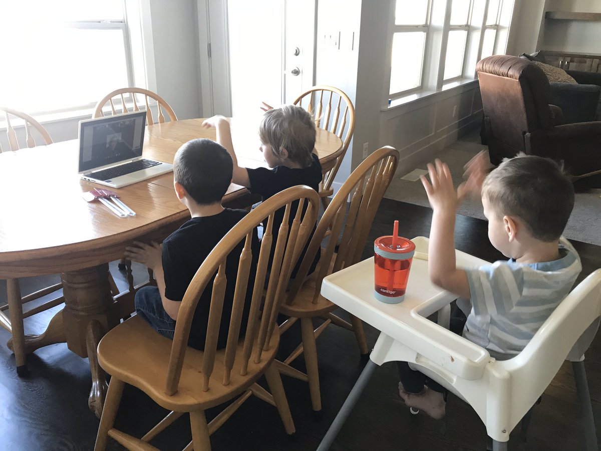 olson_eolson's tweet photo. TK-1st Grade Arbolita music students (and a two year old little brother) enjoying music today!  @BeesArbolita #lhcsd #1team1vision @DrC_LaHabra https://t.co/ZGWMEq5tmz