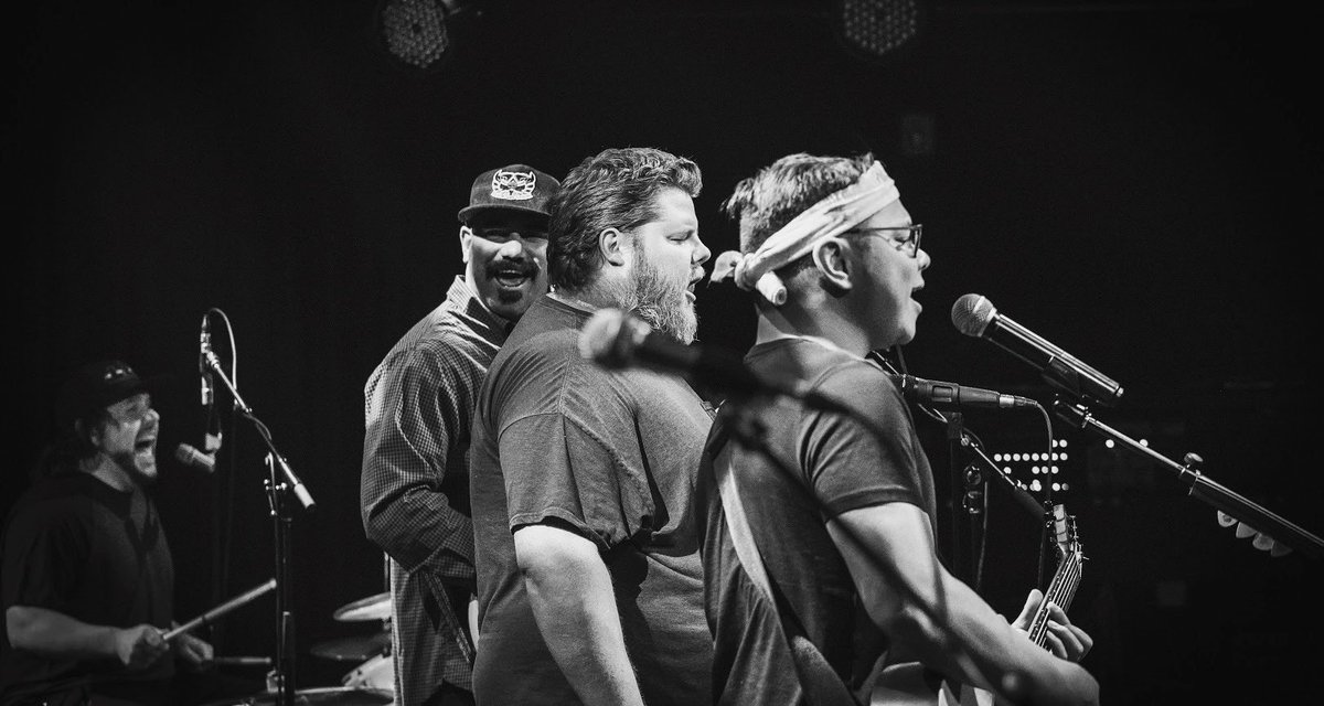 LolaRising's tweet photo. “Shoulder to shoulder we stand, brothers divided by some trivial break in the land” #MovingForwardEP
OUT APRIL 24
📸 @kinddub @WashingtonsFoCo https://t.co/FcBAmt0SFV