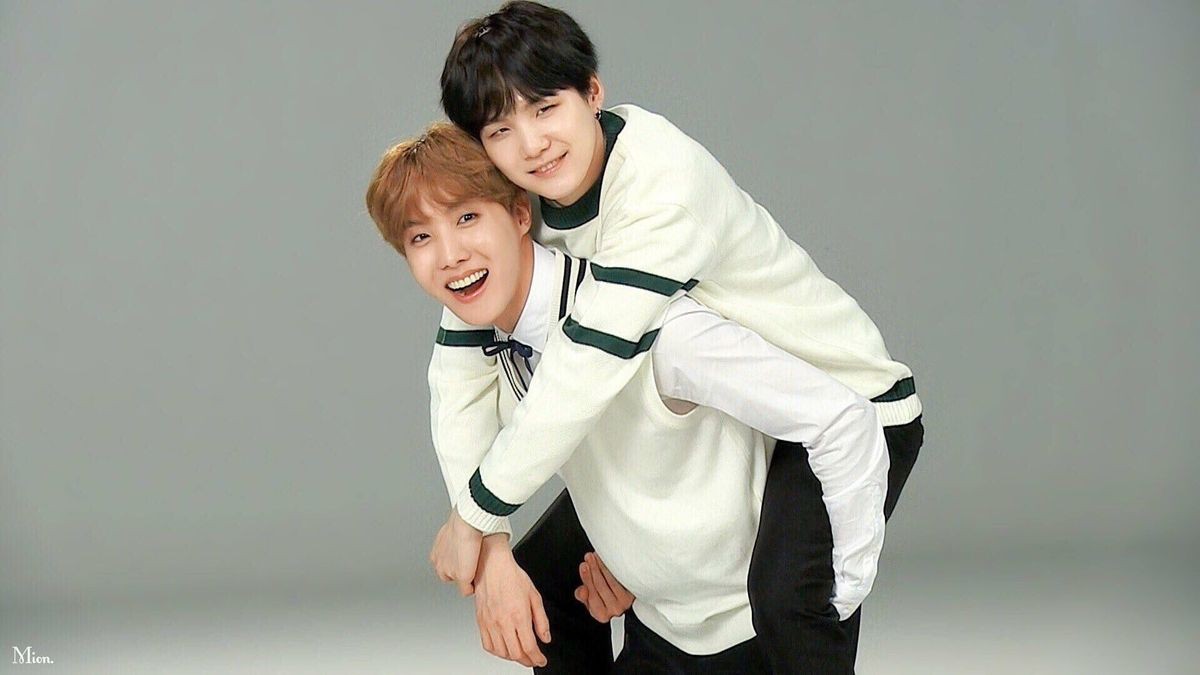 So hoseok loves holding yoongi. I'm taking notes