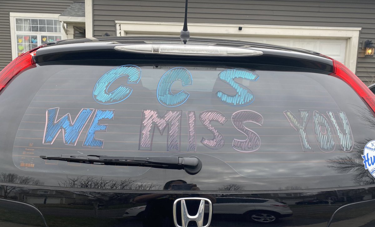 kimweldon5's tweet photo. Cotton Creek’s parade of teachers was so much fun.  It was so nice to see all of your faces! #5Weldon #Ccslife #d118life https://t.co/xHHzkEdO9U
