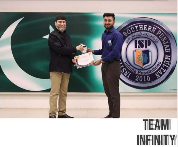TeamInfinity777's tweet photo. CEO of #TeamInfinityPak @OsamaLiaqut receiving certificate and shield of appreciation. #TeamInfinityMux #TeamInfinityKHI https://t.co/mtH5vrVFQK
