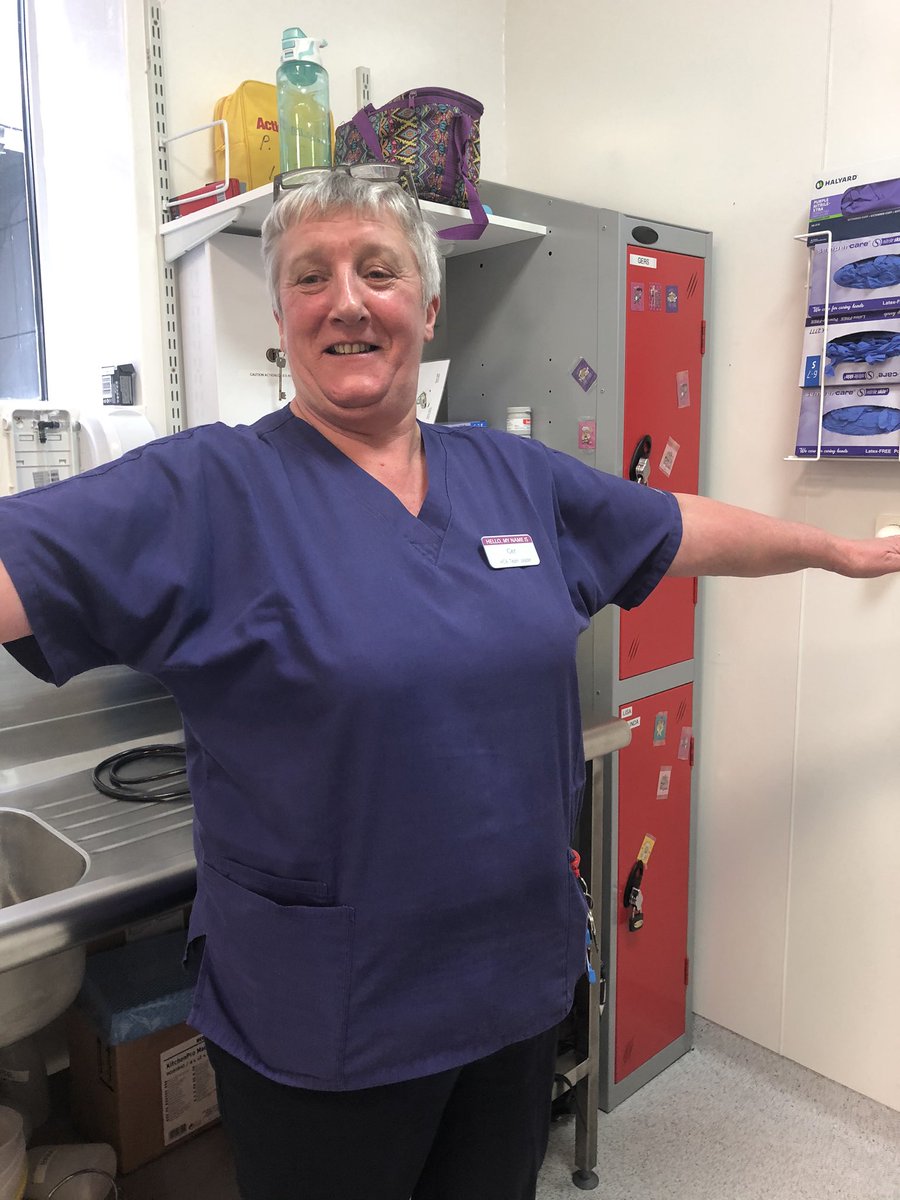  #intensivecare ICU is a multidisciplinary group of trained motivated staff, all working hard to achieve good patient outcomes. As part of the team we have healthcare assistants and porters. Everyone has a role.  @ICU_Management  @vidamthamilton