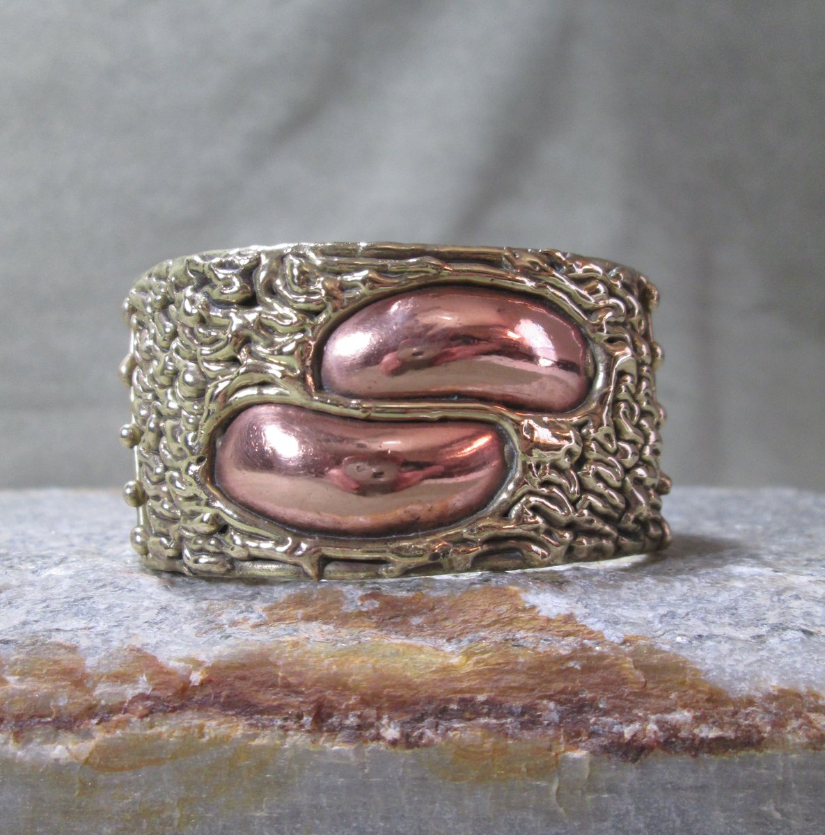 whytewing's tweet photo. Mixed Metal Cuff Bracelet BEAN Two Beans in Bright Copper, Golden Bronze https://t.co/87KL8dLLfJ via @Etsy #whytewing #etsyshop #ebayrocteam #mixedmetals #bean #beanjewelry #twobeans https://t.co/aHiIFh2P0m