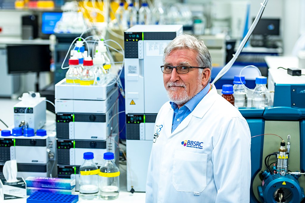 The Institute is extremely saddened to announce that Michael Wakelam died yesterday from suspected Covid-19. Our thoughts are with Michael’s family and the many who will miss him. ow.ly/UqBs50z2BoN