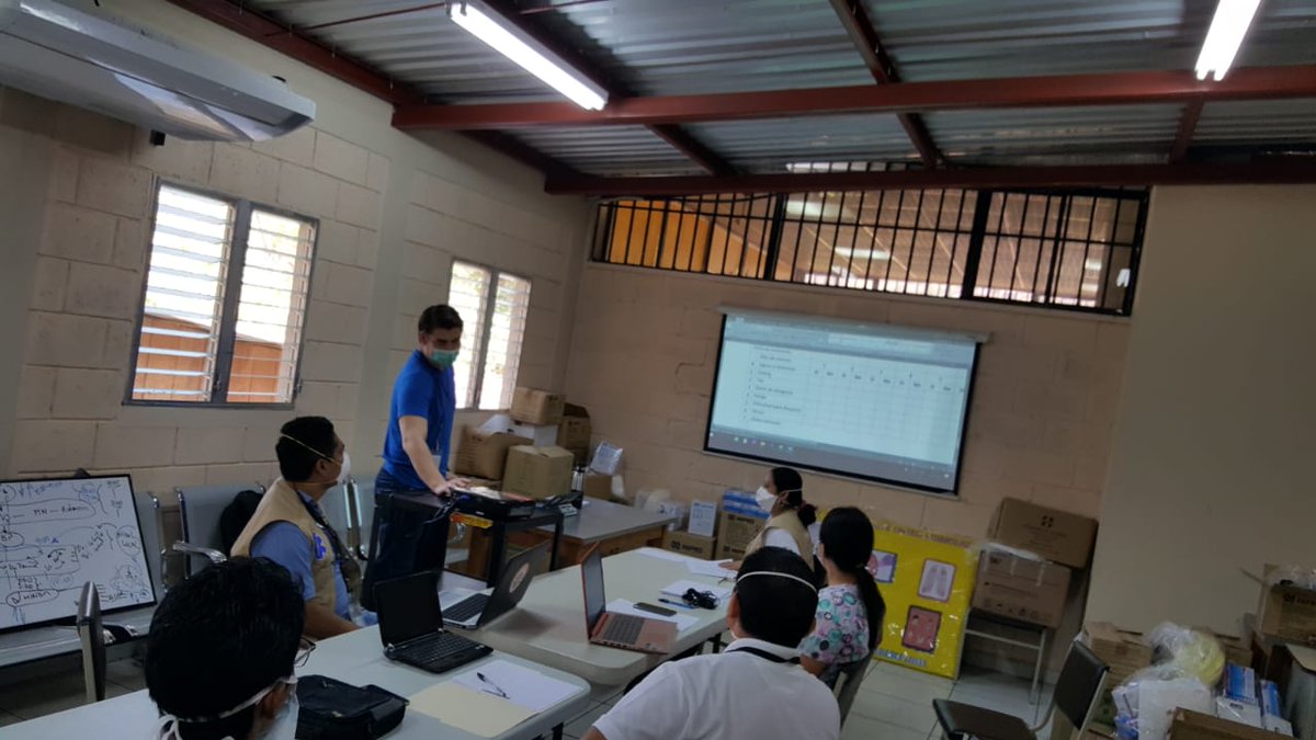 Rdfm08's tweet photo. Comité de alerta y respuesta de la Región FM. Redifiniendo estrategias de acción .Y abordar con inmediatez soluciones a la población con Sospecha y diagnóstico de COVID19 https://t.co/dR4vGujbJI