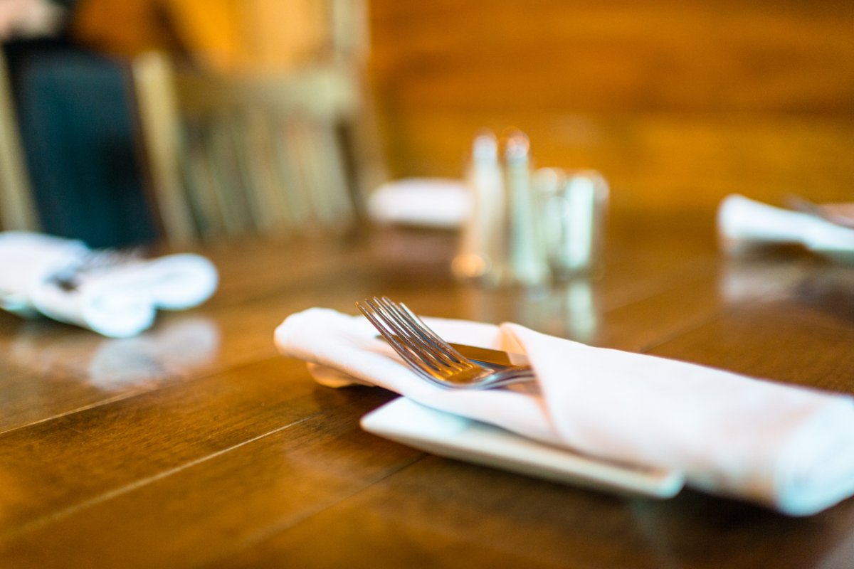 CrackedConchFL's tweet photo. Why not try setting the table tonight? When a family sits down for dinner together, it provides a time to be connected. This helps children feel loved, safe, and secure. https://t.co/PEggFfs7kC