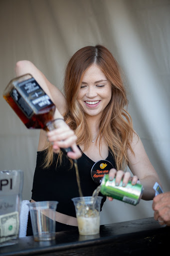 Pour it up! Sit, sip and mingle with your friends and family. What is your drink of choice?🍻🍷🍹