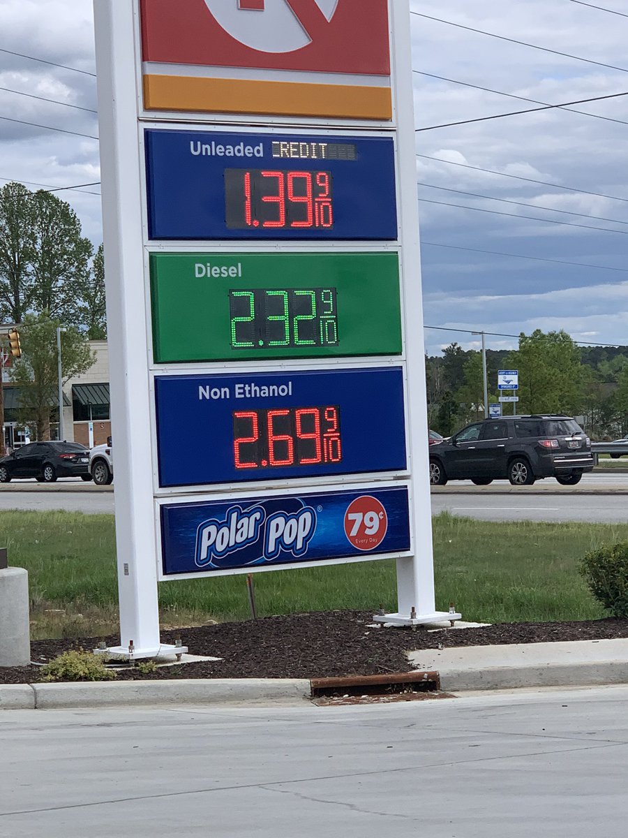 terrye_thorp's tweet photo. Ain’t this just craziness- we are essentially on lockdown, can’t go anywhere and even if we do go out, there isn’t anywhere to go.... and gas is $1.39 in Columbia,SC. #lowgasprices #nowhere2go @CircleKStores https://t.co/DfjnWRfHMz