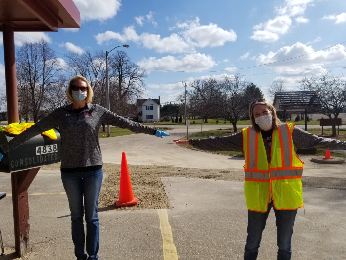 SDMConsolidated's tweet photo. Our crew is ready for iPad pick up. https://t.co/QOOeZIBoFW