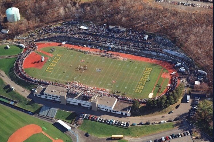 zakrsedaros's tweet photo. Blessed to have received my first offer from Ithaca College @fmartino21 @IthacaBomberFB https://t.co/QtT64dhjOx