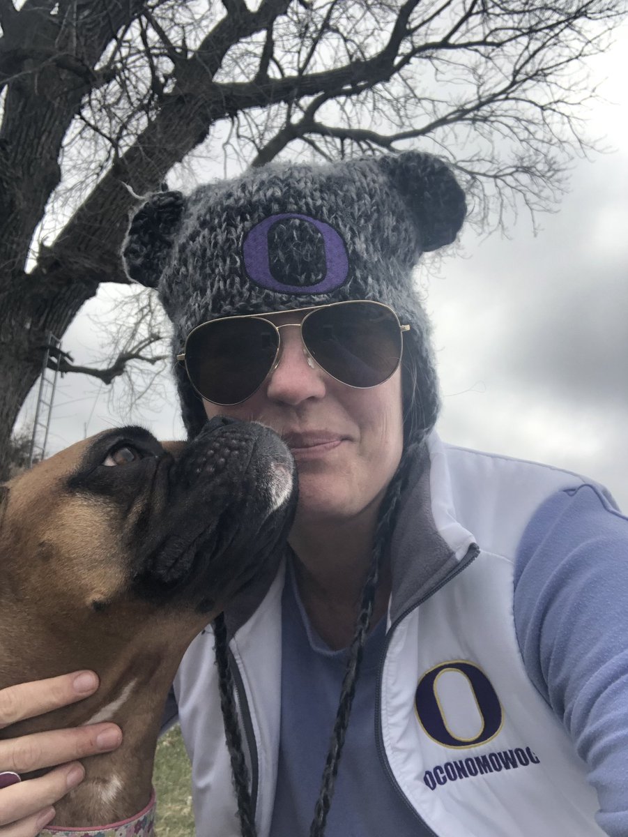 kristaellery's tweet photo. This Raccoon is getting some fresh air and waiting for the sunshine. Grateful that the outdoors is still open! #virtualoconpride https://t.co/NIUdhW9TbC