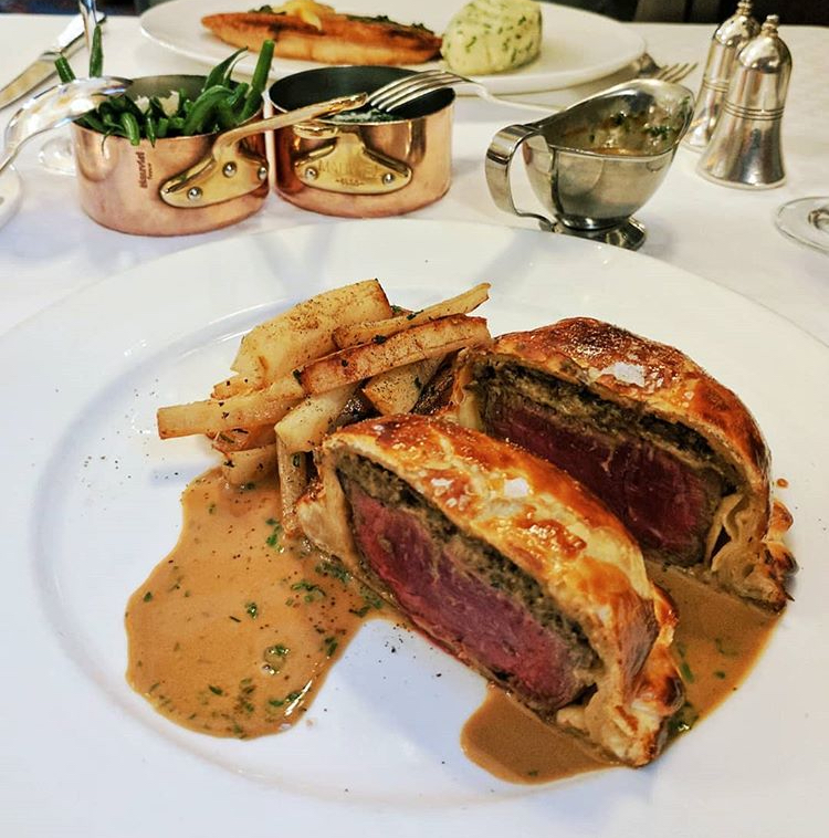 Who else is missing our signature Beef Wellington? 🙋 #beefwellington #simpsonsinthestrand #britishclassics

Image credits: @thehungriestboys