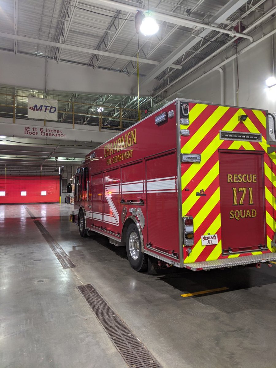 ChampaignFire's tweet image. Thank you @rideMTD  for helping keep our @ChampaignFire firefighters ready to serve by sanitizing the fire truck cabs and truck surfaces.
