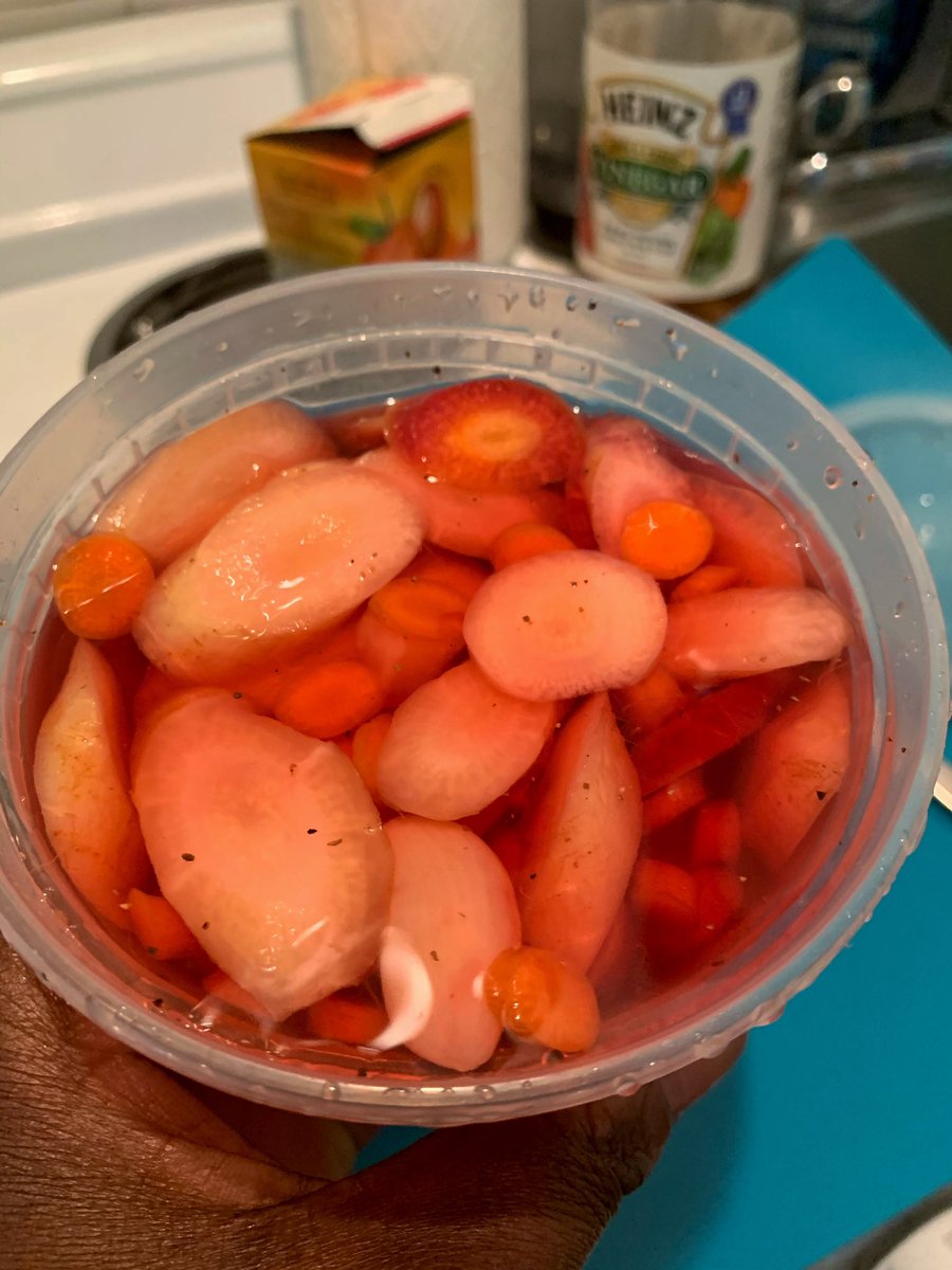 I woke up from an anxiety dream before 5AM and did the laziest quick pickle of some carrots that were languishing in my fridge. Real pickling terrifies me because Nigerians are too naturally lax with food safety for it to seem feasible  #humblebragdiet