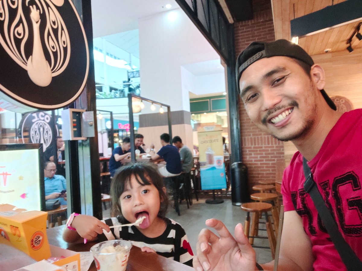 restutuy's tweet photo. Lama nih engga ngemall lagi de .. https://t.co/jUuoAGmfux