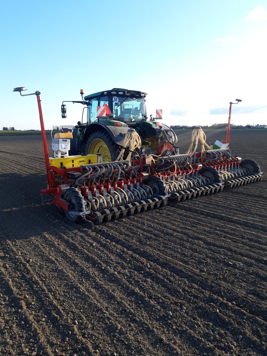 jlwekken's tweet photo. Uien zaaien bij ons zelf. Thes agro.
@DeGrootenSlot @P_Vroegindeweij #hypark https://t.co/qFydlPqugc