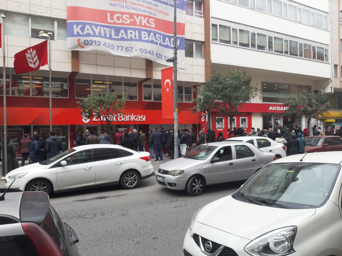 semrasenol22's tweet photo. @fatihportakal #şakasıyok sosyal izolasyonda yok ama halk kendi ohalını yapmalı https://t.co/MBsgmAn2xx