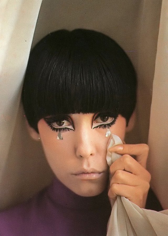 It’s a huge bummer that we won’t be Crawling in June 🥀 But don’t despair, we are working on figuring out other ways to support our lovely local #vintage businesses - stay tuned! 🎀 #toronto #shoplocal #vcto