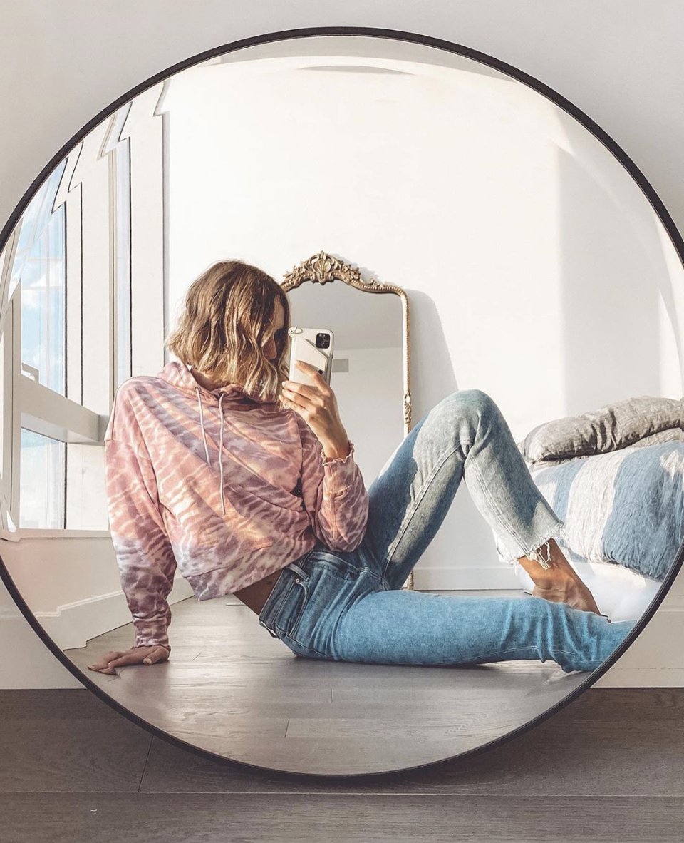 📷 repost <a href="/paige/">paige</a>

What do we call the person who invented denim? A “jean-ius.”

As they say, laughter is the best medicine. We want everyone to keep smiling and face the world with love and joy in their hearts. 

Source PAIGE in Gallery 113 - a brand known for its jean genius!