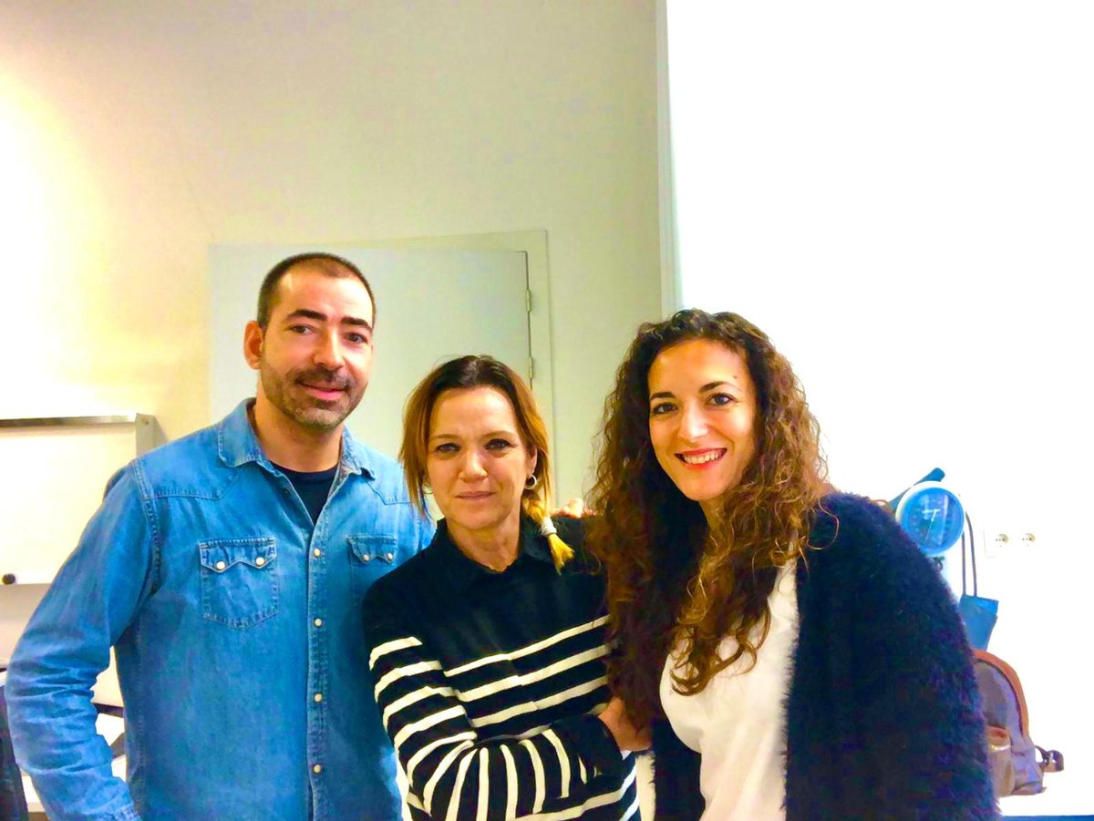 apmallorca's tweet photo. Orgullosos de l'equip compost per Mayte Campos, Tolo Ferrer i Belén Baquero a la nova Unitat de gestió administrativa 💻⌨del Centre de Contol COVID-19 👽a @CSCollMolinar https://t.co/Otrul1sSRt