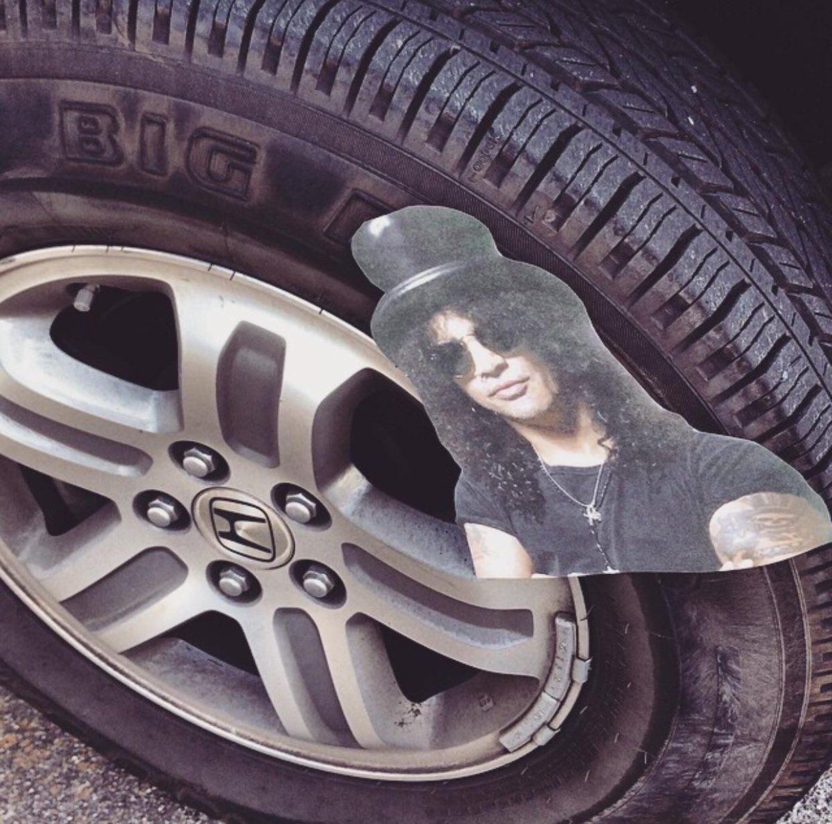 1010tires's tweet photo. #haha #aprilfoolsday If this happens to you #shop1010!

🤣🤣🤣 https://t.co/0ENf3FSbMH
