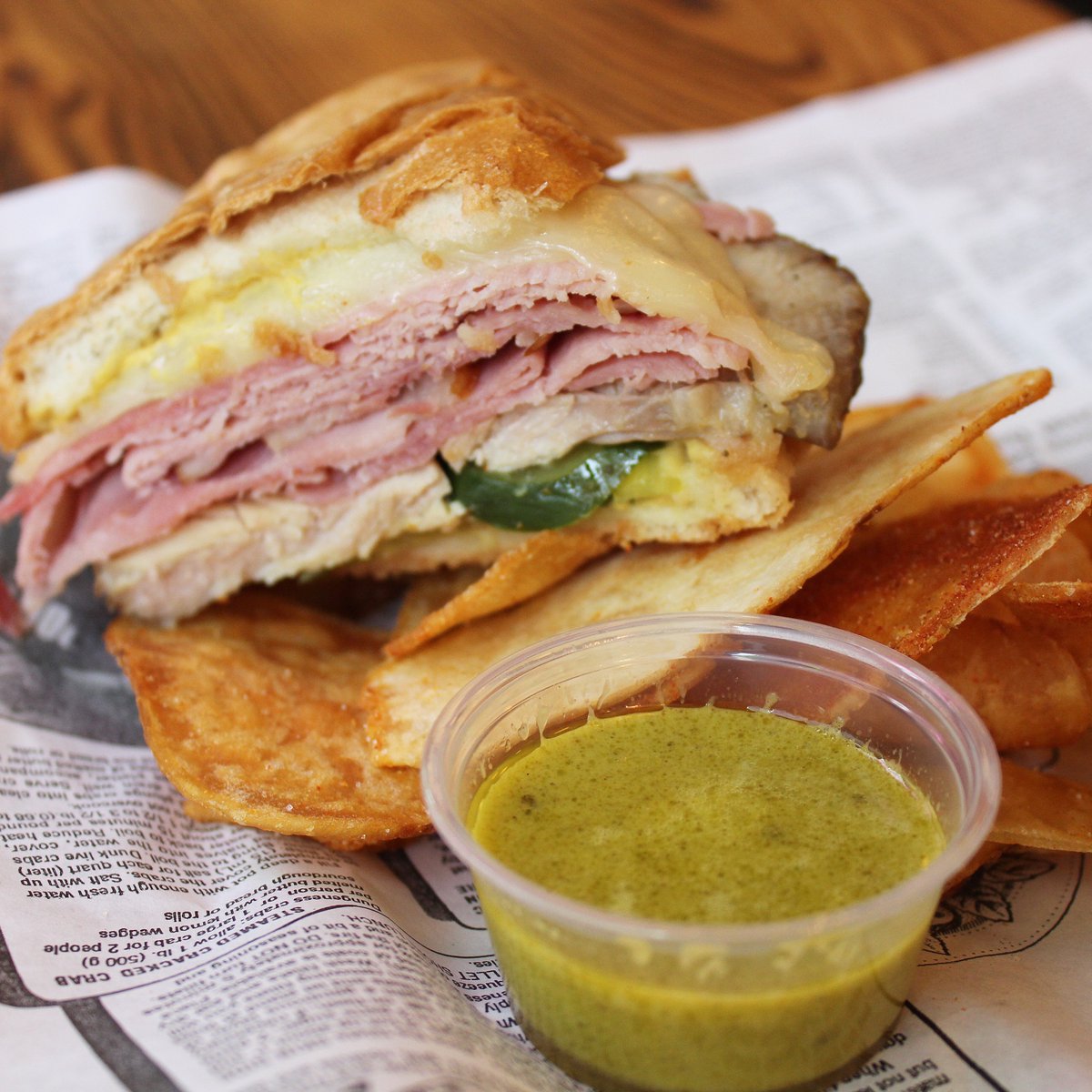 Linus & Pepper's tweet media