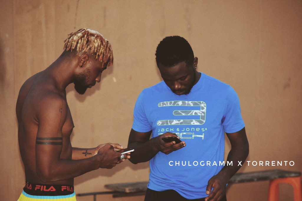 ChuchuCash's tweet photo. HAD THE TALK WITH MY MANAGEMENT @demiinent in collaboration with @JVONLY. THEY AGREED TO ME DROPPING 4 FREE BEATS TAGGED โ VOODOO SOUNDS โ. Tag your favorite artistes to stay tuned.๐! ๐ฅ ๐ฅ #STAYHOMECHALLENGE โค๏ธ #CHULOMUSIC #JVO #DemiinEnt #VOODOO
@Thejollofdiary @radrafrica https://t.co/BOnURijJul
