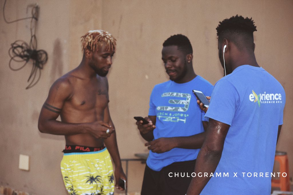 ChuchuCash's tweet photo. HAD THE TALK WITH MY MANAGEMENT @demiinent in collaboration with @JVONLY. THEY AGREED TO ME DROPPING 4 FREE BEATS TAGGED โ VOODOO SOUNDS โ. Tag your favorite artistes to stay tuned.๐! ๐ฅ ๐ฅ #STAYHOMECHALLENGE โค๏ธ #CHULOMUSIC #JVO #DemiinEnt #VOODOO
@Thejollofdiary @radrafrica https://t.co/BOnURijJul