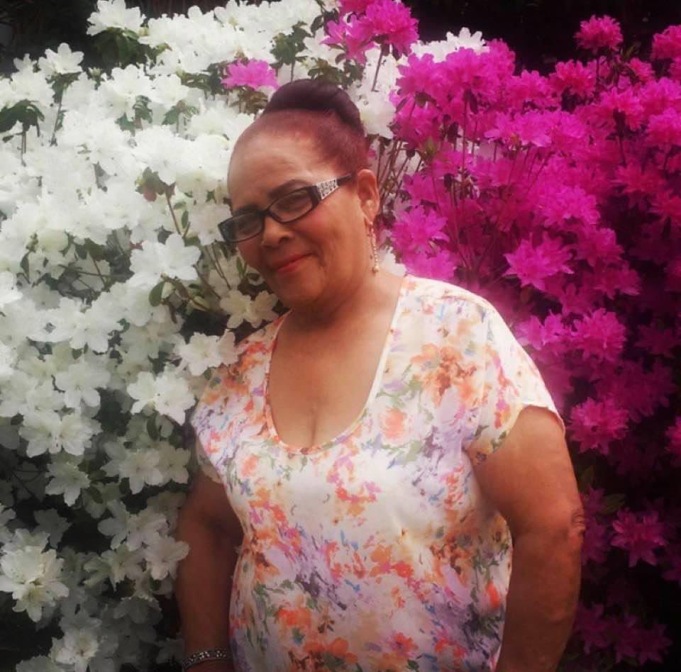 edicksonthomas's tweet photo. Hoy es un día triste en mi familia ,ella es María,hermana de mi padre ,murió por coronavirus en hospital de New Jersey ,no soy partidario de este tipo de cosas pero es importante mostrarle a los demás que esto es serio y nadie está exento,cuidarse y cuidar a los demás #RIPmi Tía https://t.co/6EHABJsTww