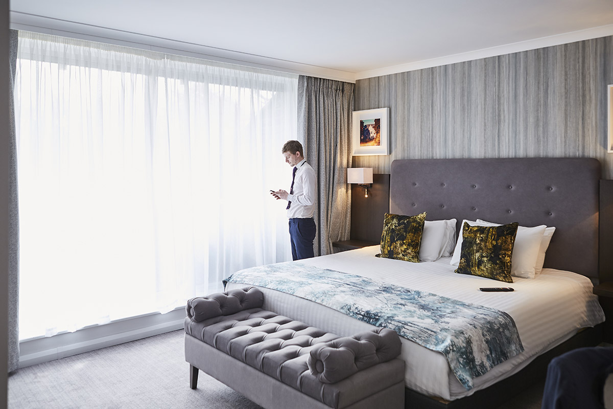 A good night’s sleep is available for those extraordinary groups of essential workers from the NHS and those people/companies supporting them.

Mercure Kenwood Hall Sheffield is open. For further information please contact :- reservations@kenwoodhall.co.uk or ring 0114 258 3811