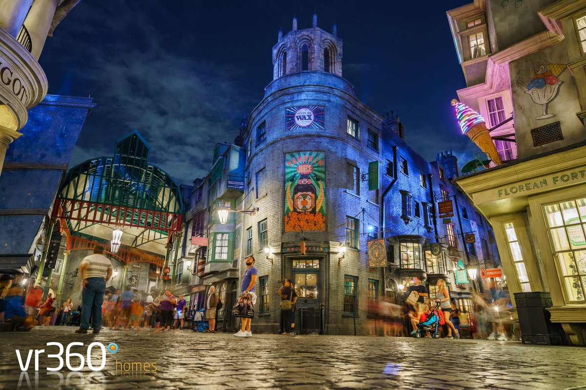 vr360homes's tweet photo. Diagon Alley at night, probably one of my favourite places to hang out. https://t.co/fuCmKTjMbP