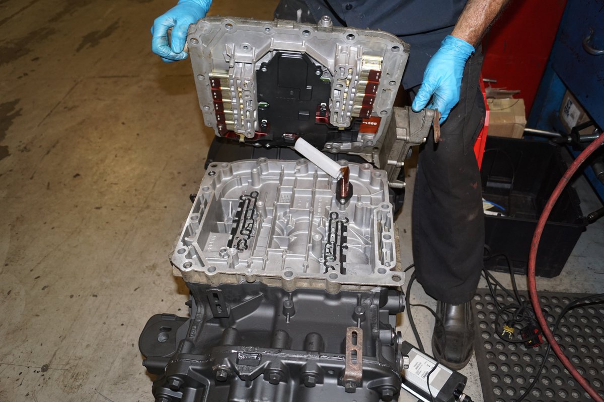 ULTPowertrain's tweet image. How to Convert the TECU module to Your New Re-manufactured Volvo I-Shift or Mack M-Drive Transmission.

Learn More: ultpowertrain.com/Content/Images…

#VolvoTrucks #MackTrucks #ishift