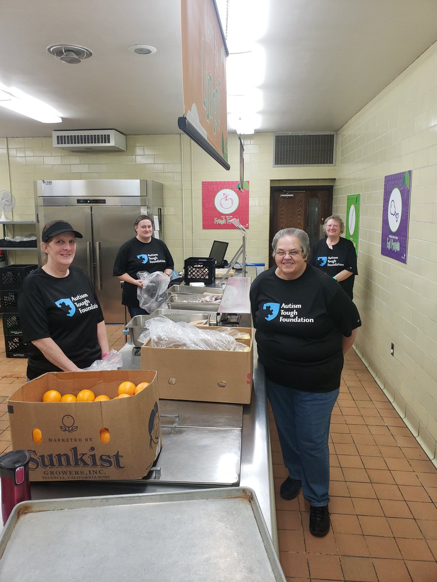 TNGRocks_JPerry's tweet photo. Keystone Ladies preparing for our next day of service!!  #AutismAwarenessMonth #TNGFeedkids @JoTNGRocks https://t.co/D7iu31Q60L