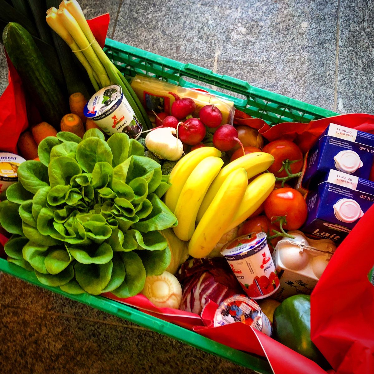 Zueri's tweet photo. Lieferung ein paar Stunden nach Bestellung eingetroffen! Tolles Gemeinschafts-Angebot von #Lyner, #Tenti und #Mastai #winterthur #buylocal https://t.co/UhI379MPg3