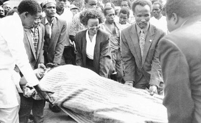Prof Wangari Maathai on a stretcher [ I was assisting others wheel her either into, or out of, court]. She and a few others had been severely beaten by police a few days earlier- still had to ‘appear’ in Court! We shall never forget her sacrifice. ##WangariMaathai80