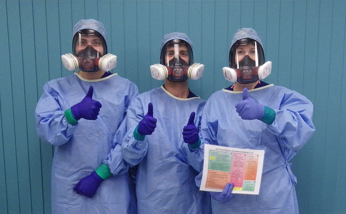 Antonio and Renato on our fantastic intubation team today - training together, working together <a href="/OxSTaRCentre/">OxSTaR Centre</a> <a href="/OUHospitals/">OUH</a> staff protected, patients safe #teamworkmakesthedreamwork