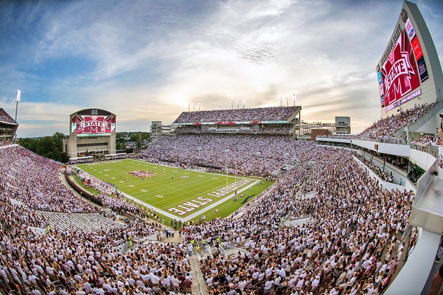 MyNameRod21's tweet photo. Truly blessed to receive an offer from @HailStateFB‼️ @CoachMiller_ @ChadSimmons_ @YellowhammerFB @AL7AFootball @raveryjr @gctitansfb @AverageJoesSpo1 @DexPreps 🐶‼️ https://t.co/qKIUuCwGMS