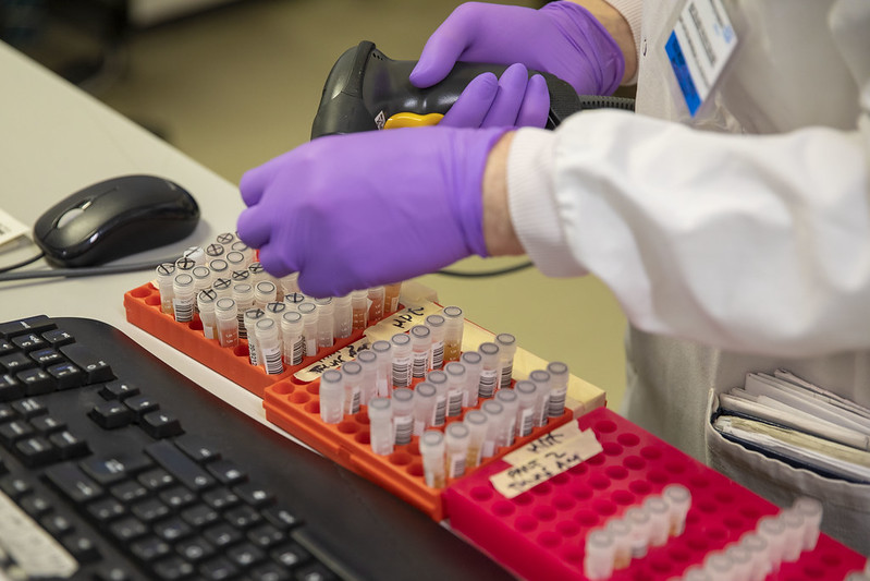 rosscrockford's tweet photo. British Columbia isn’t testing the general public to find asymptomatic carriers of the coronavirus. Here’s my investigation into the province’s odd testing “strategy” and what it might spell for us: https://t.co/c6X8KCsFYz https://t.co/FNCP7HQPLP