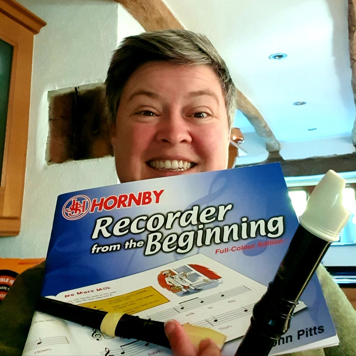 woofstockuk's tweet photo. IT HAS ARRIVED!!!!! I AM BEYOND EXCITED WOOHOOOOOOOOOO #woofstockdoeslockdown #namethattune #noonecannamethattune #isitatune #dogshowling https://t.co/3Ni1LUpBdM