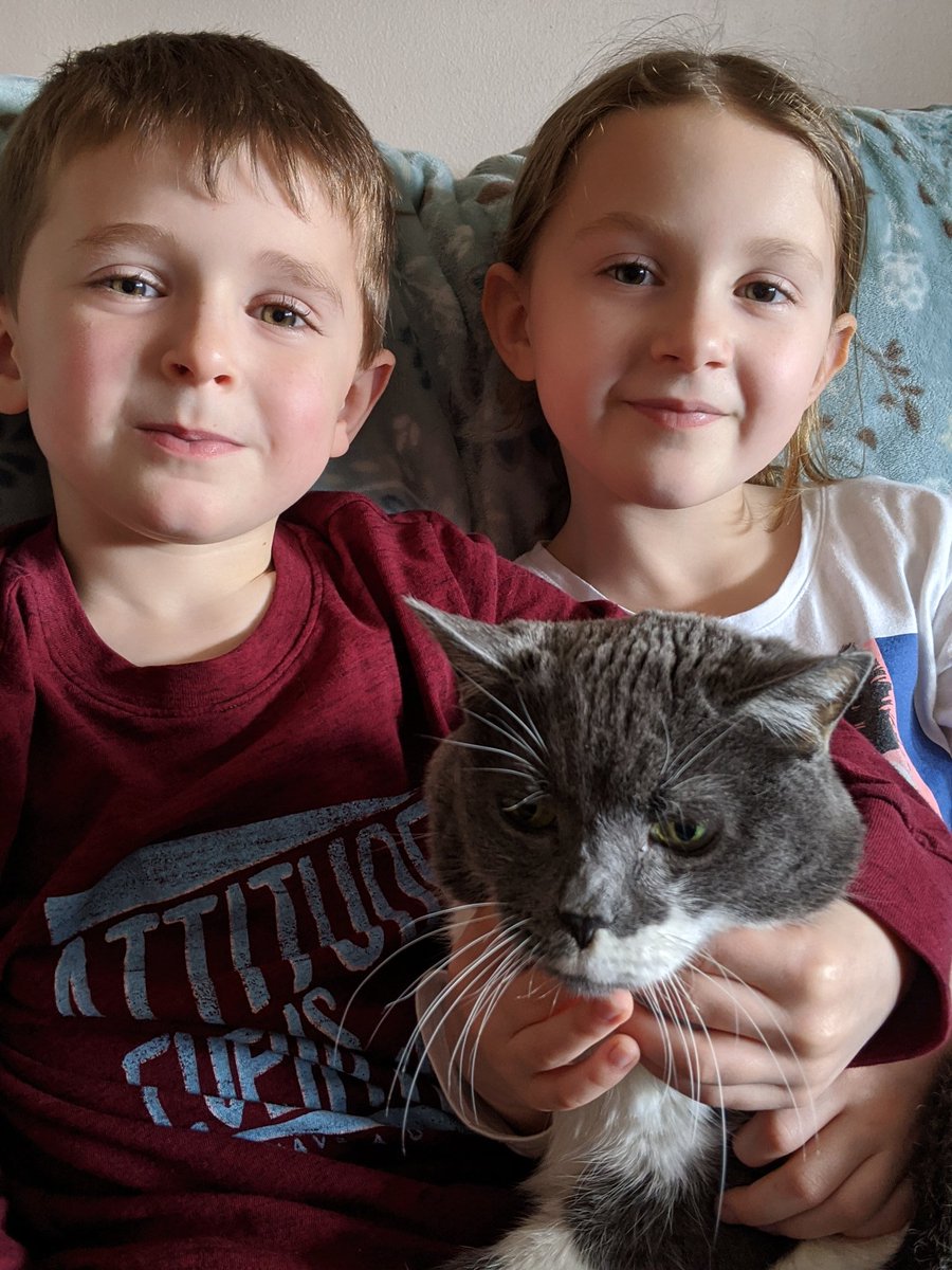 Kristen_Ricker's tweet photo. 17 yr old Fuzzy ♥️ with Aubrey &amp; Evan
#CETHedgehogs #WagItWednesday https://t.co/zG6YbrC7YC
