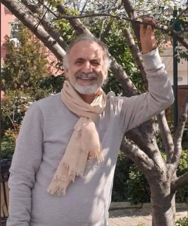 anitoklu's tweet photo. Bize hekimligi ogreten cok degerli Cemil hocamizi kaybettik.. Basimiz sag olsun. #cemiltaşçıoğlu https://t.co/BRa6f05e6s