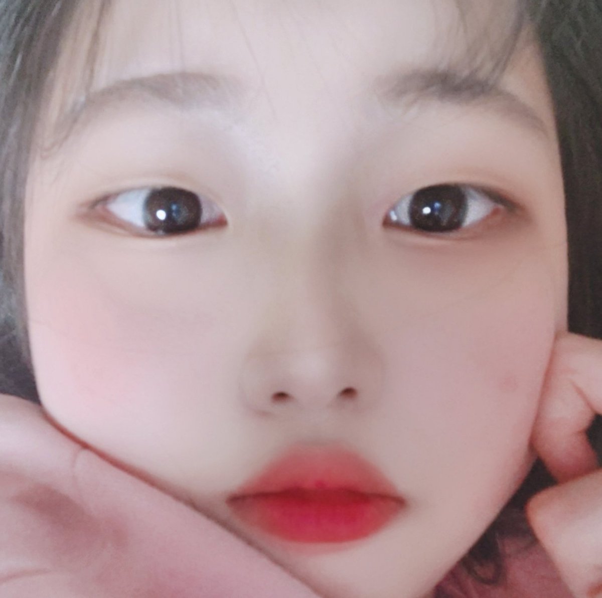 SY_04_02's tweet photo. 오늘은.. 제 생일이랍니ㄷㅏ〰️🥰 https://t.co/7ZeOT79OS1