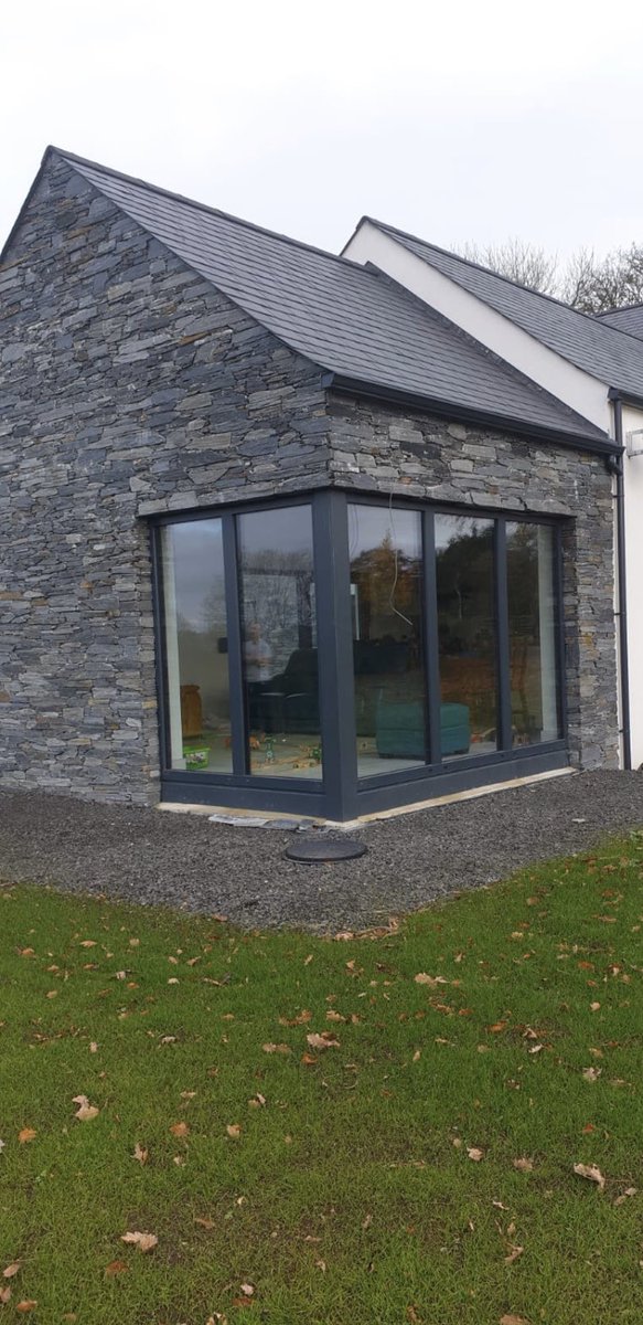 TMstoneworks's tweet photo. 😁😁⚒⚒Today TM Stoneworks celebrates 4 years in business.👏 A big thank you for all my customers over the past 4years. Been busy but very enjoyable. Here’s hoping for many more years. Contact Thomas today for all your stonework requirements!! 
#TMStoneworks 
#QualityInTheStone https://t.co/66fENJL4Dg