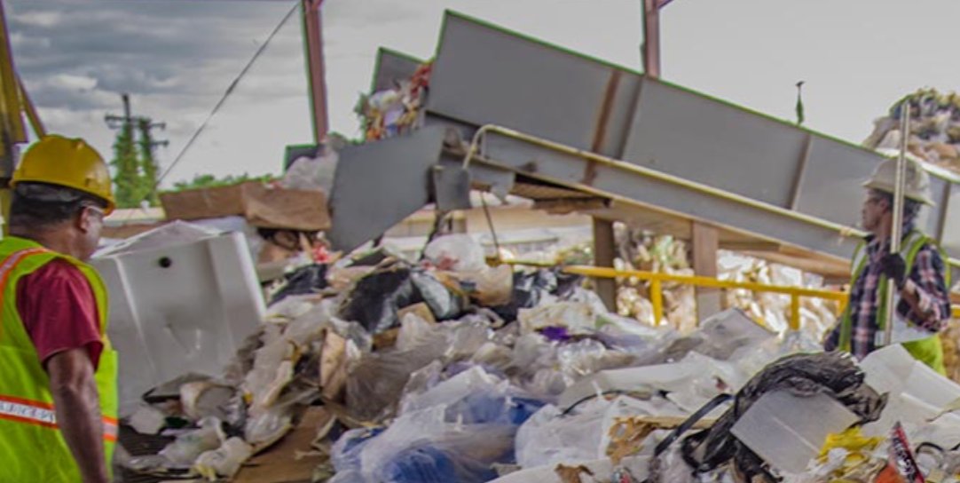 ServiceWasteInc's tweet photo. We want to remind customers that @ServiceWasteInc will continue operation during the COVID-19 shelter-in-place order, as we are deemed an essential service. Please reach out to us with any needs. The Southwest Paper scale is open for business as well. #Covid19 #essentialbusiness https://t.co/DvE2cLikm5
